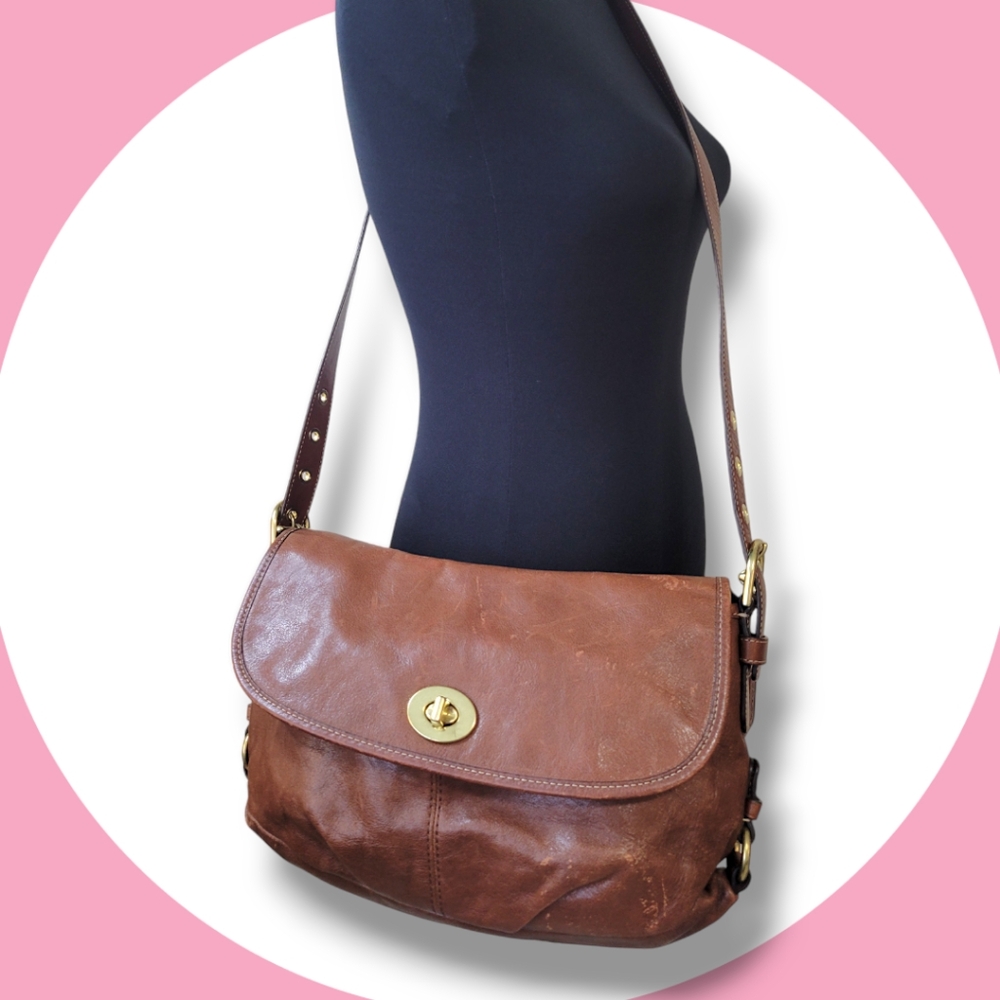 Coach Z flap turn lock chestnut brown